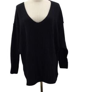 FREE PEOPLE SZ S black knit relaxed vneck pullover long sleeve sweater B117